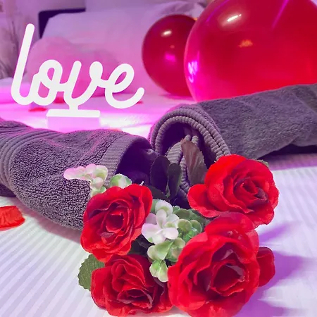 L'Escale Balneo'Romantique - Loveroom - Jacuzzi & Petit Dejeuner Villiers-sur-Marne Buitenkant foto