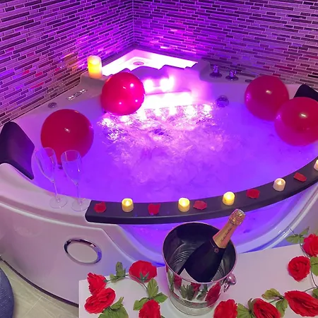 L'Escale Balneo'Romantique - Loveroom - Jacuzzi & Petit Dejeuner Villiers-sur-Marne Buitenkant foto