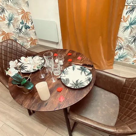 L'Escale Balneo'Romantique - Loveroom - Jacuzzi & Petit Dejeuner Villiers-sur-Marne Buitenkant foto