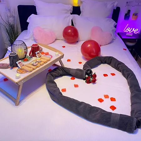 L'Escale Balneo'Romantique - Loveroom - Jacuzzi & Petit Dejeuner Villiers-sur-Marne Buitenkant foto