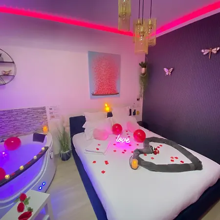 L'Escale Balneo'Romantique - Loveroom - Jacuzzi & Petit Dejeuner Villiers-sur-Marne Buitenkant foto