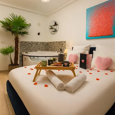 L'Escale Balneo'Romantique - Loveroom - Jacuzzi & Petit Dejeuner Villiers-sur-Marne Buitenkant foto