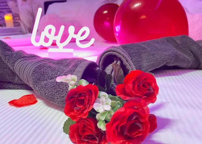 L\'Escale Balneo\'Romantique - Loveroom - Jacuzzi & Petit Dejeuner