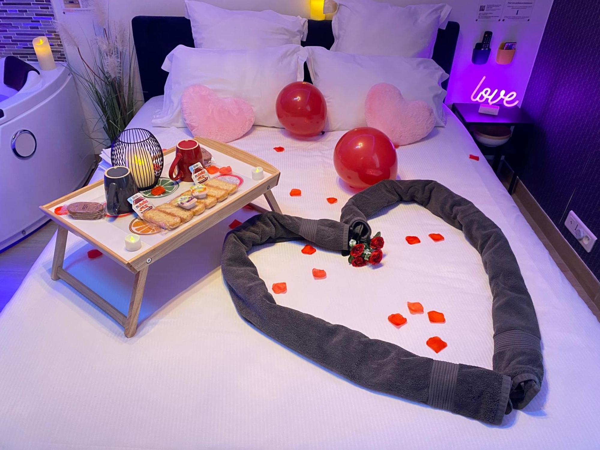 Apartment L'escale Balneo'romantique - Loveroom - Jacuzzi & Petit Dejeuner