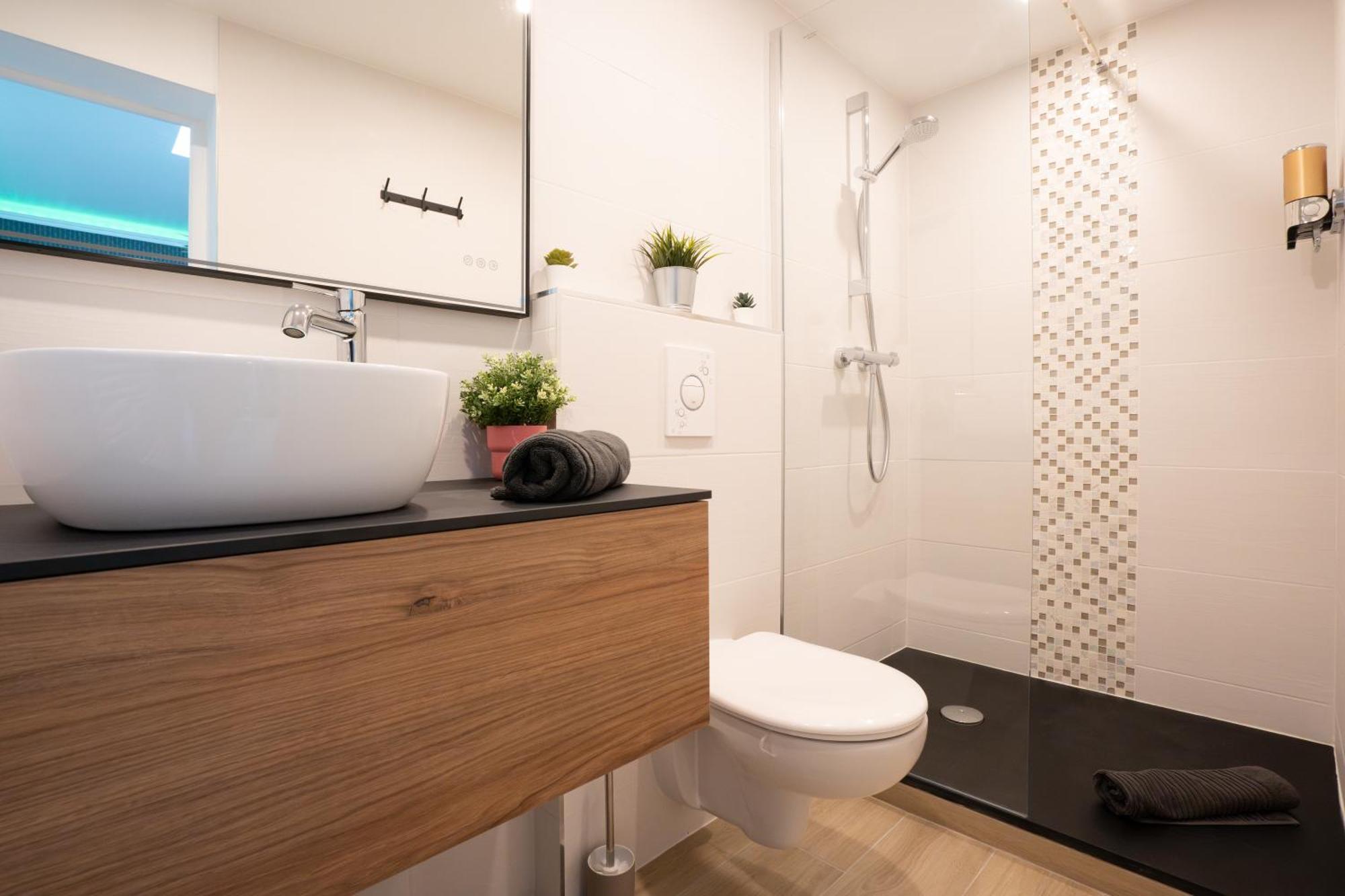 Apartment L'escale Balneo'romantique - Loveroom - Jacuzzi & Petit Dejeuner